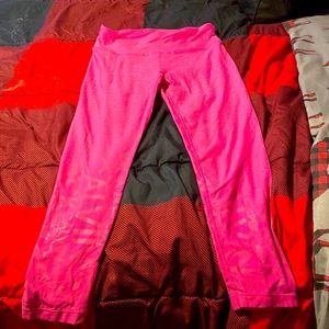 Nice Calvin Klein leggings. 3/4 length